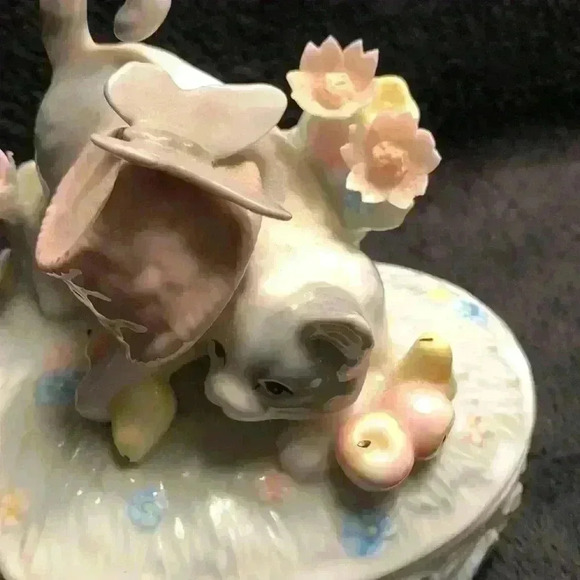 Cat and Butterfly Heart Shaped Trinket Porcelain Box - Picture 2 of 8